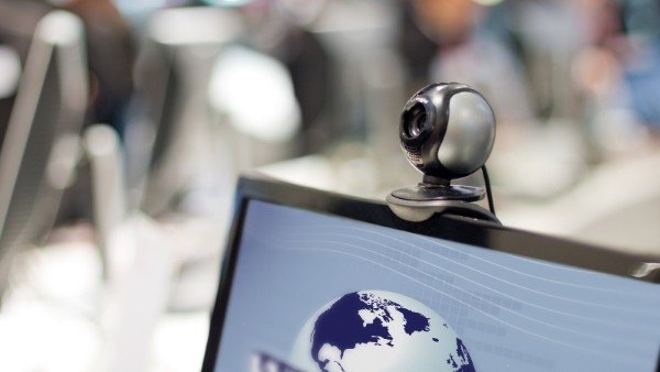 Kiểm tra kết nối laptop với camera gắn ngoài