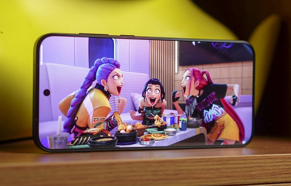 Màn hình AMOLED sắc nét, độ sáng cao