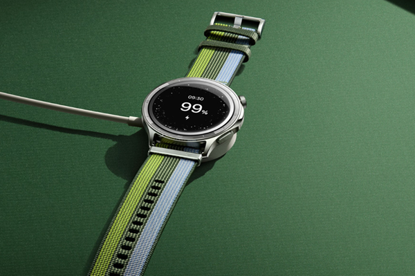 Watch S có thể trụ vững tới 10 ngày ở chế độ tiết kiệm hoặc khoảng một tuần nếu sử dụng bình thường