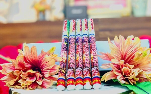 Cách dùng ống phun hoa lửa