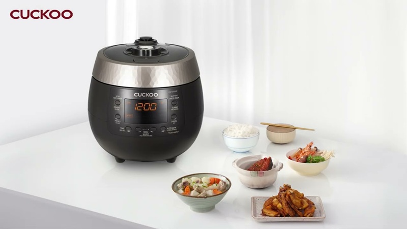 Cuckoo CRP-R1000F có thiết kế ngoại hình hiện đại, màu sắc trang nhã