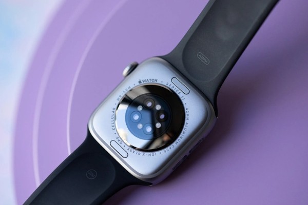 So sánh cảm biến sức khỏe trên Apple Watch Series 11 và Apple Watch SE 3