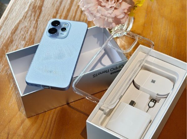 OPPO Reno15 sở hữu viên pin 6.500 mAh vượt trội hơn so với đối thủ