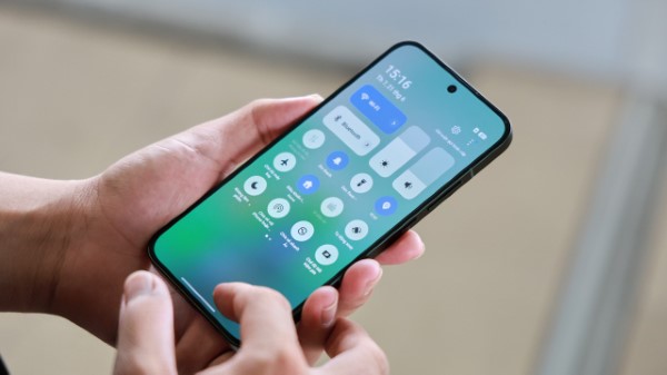 So sánh màn hình OPPO Reno15 vs Xiaomi 15T Pro