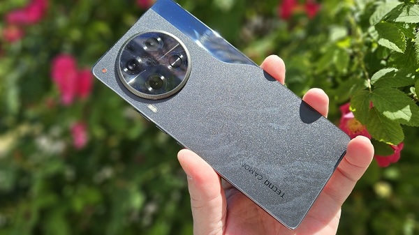 Hệ thống camera của TECNO Camon 30 ấn tượng