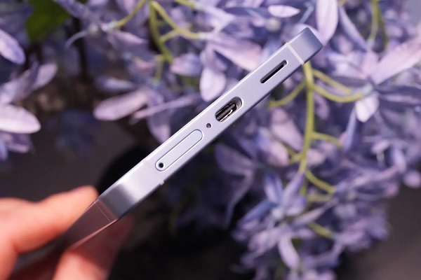 Galaxy S26 đã cải thiện dung lượng lên 4300mAh nhưng tốc độ sạc 25W là một điểm đáng tiếc