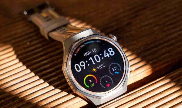 Huawei Watch GT6 Pro vận hành trên nền tảng hệ điều hành HarmonyOS