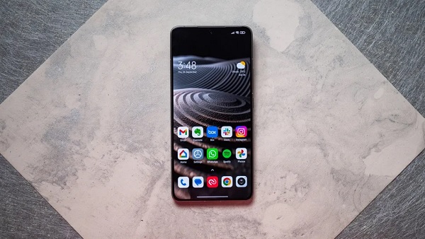 Xiaomi đã vô cùng ưu ái khi trang bị những công nghệ màn hình đỉnh nhất cho cả hai máy