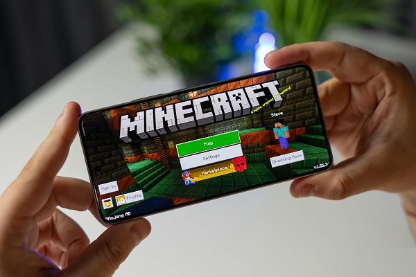 Bản 14T tiêu chuẩn sử dụng con chip Dimensity 8300-Ultra