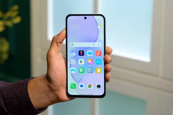 So sánh màn hình Xiaomi Redmi 15 5G vs TECNO CAMON 40 Pro