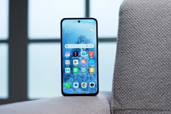 Redmi 15 5G chạy giao diện HyperOS 2.2 trên nền Android 15