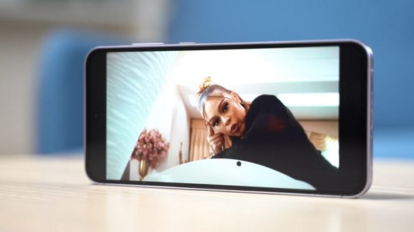 Galaxy A55 5G vẫn giữ được giá trị riêng với tấm nền Super AMOLED trứ danh