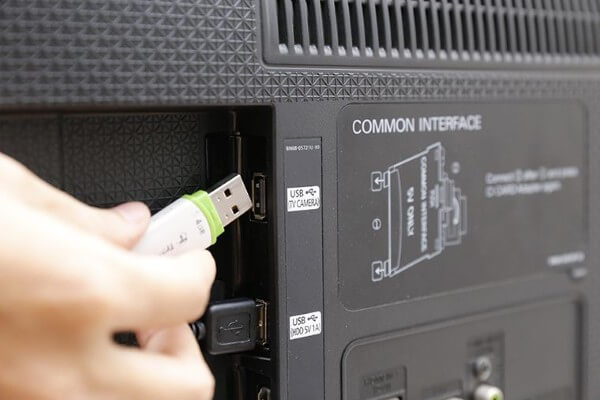 Thử kiểm tra âm thanh khi phát video trên tivi từ USB