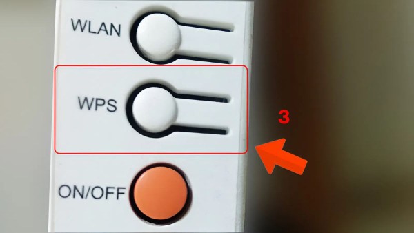 Nhấn giữ nút WPS trên modem trong khoảng 2–3 giây