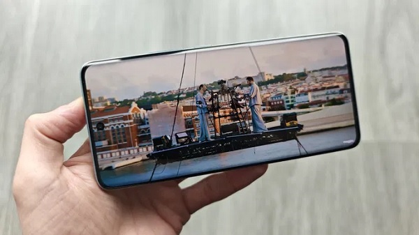 Redmi Note 15 sở hữu màn hình AMOLED 6.77 inch độ phân giải FHD+