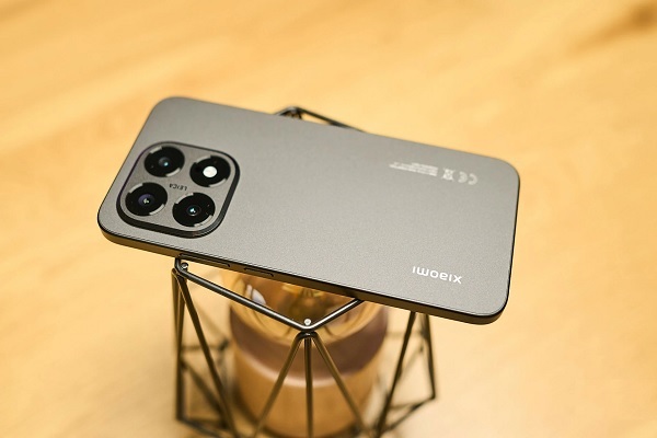 Xiaomi 15T nhỉnh hơn một chút với viên pin 5,500 mAh và công nghệ sạc nhanh 67W