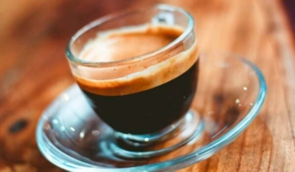 Phần nước cà phê chứa các hợp chất hòa tan từ hạt cà phê