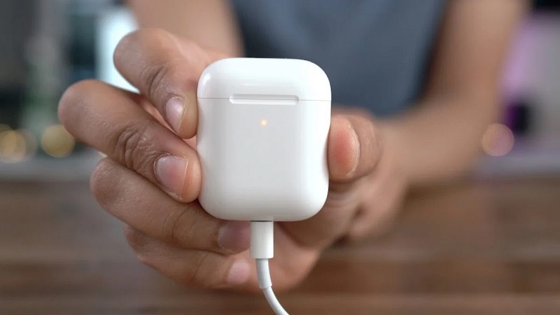 cách nhận biết tai nghe Bluetooth đầy pin