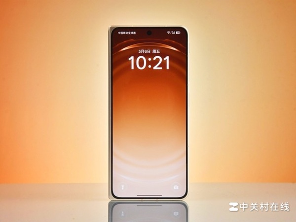 Màn hình phụ phía ngoài nhiều khả năng vẫn giữ kích thước 6.62 inch