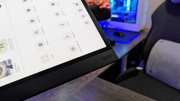 Boox Note Air 4 C ứng dụng công nghệ màn hình e-ink tiết kiệm năng lượng
