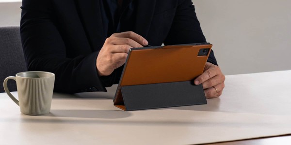 Onyx Boox Tab Ultra C Pro được trang bị đầy đủ phụ kiện đi kèm