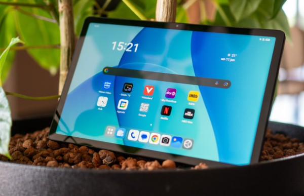 OPPO Pad SE được trang bị màn hình nhám khắc nano chống chói