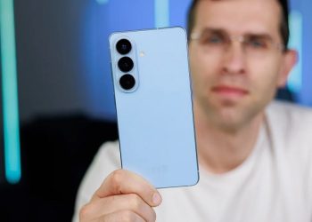 Đánh giá Samsung Galaxy S26: Khi sự nhỏ gọn gặp gỡ sức mạnh AI, liệu có đủ bứt phá?