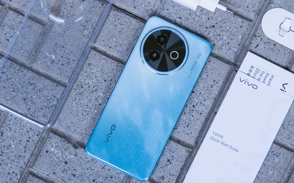 Viên pin dung lượng "khủng" 6.500 mAh giúp đảm bảo mọi trải nghiệm của bạn luôn thông suốt