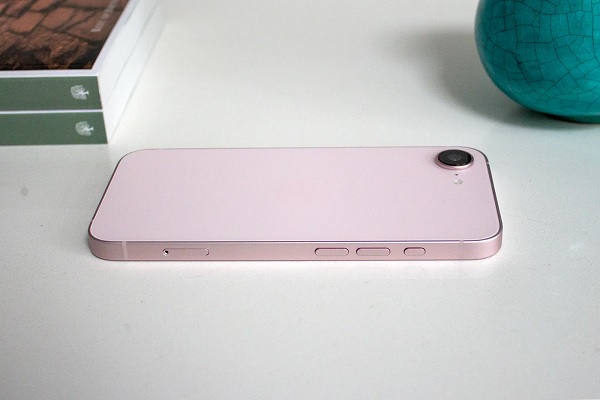 iPhone 17e được cho sử dụng pin lithium-ion với dung lượng khoảng 4.000 mAh