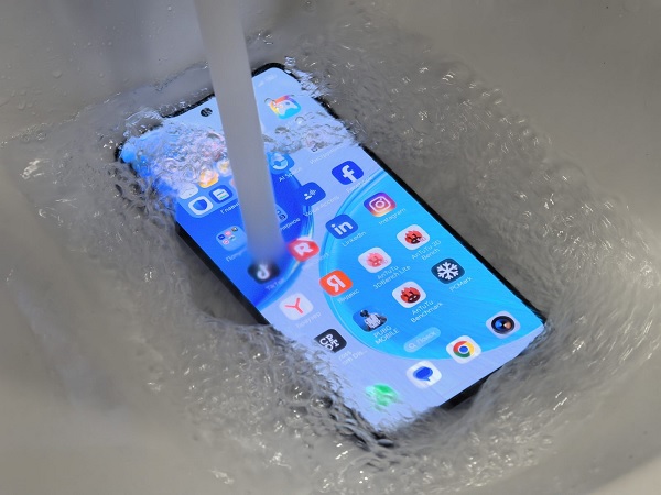 HONOR X8d còn được trang bị chuẩn kháng nước, bụi IP65