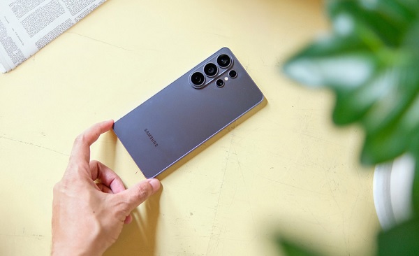 Thiết kế mỏng, hiện đại và bền bỉ