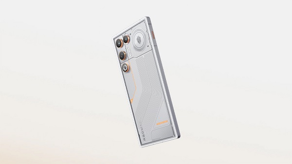 Máy được trang bị cụm camera kép phía sau