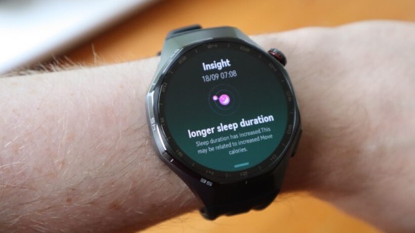 So sánh màn hình Huawei GT6 vs Samsung Watch 8