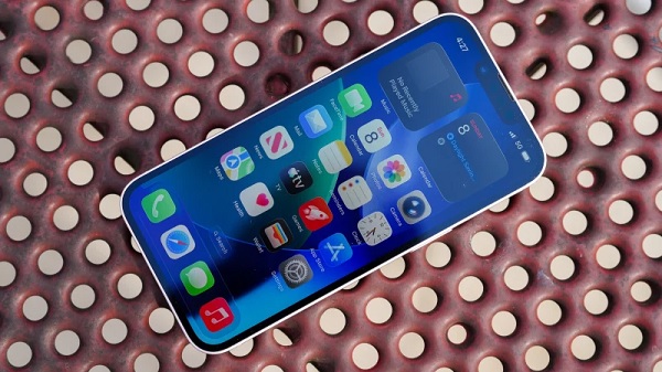 iPhone 17e vẫn sử dụng thiết kế “tai thỏ” quen thuộc