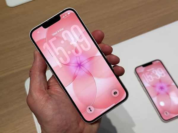 Apple vẫn trang bị tấm nền Super Retina XDR OLED 6.1 inch cho cả hai thế hệ