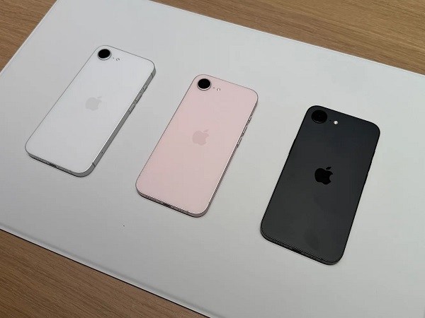 iPhone 17e đã chính thức gia nhập hệ sinh thái MagSafe và chuẩn Qi2 với công suất lên đến 15W