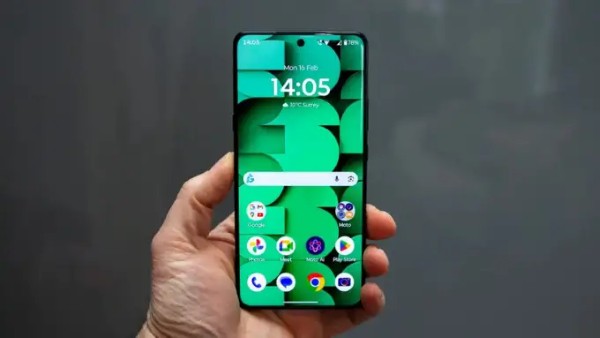 Motorola Signature sở hữu màn hình LTPO AMOLED 6,8 inch