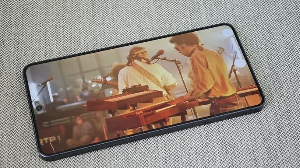 Samsung tiếp tục khẳng định vị thế với màn hình sắc nét, tần số quét linh hoạt và độ sáng 2600 nits