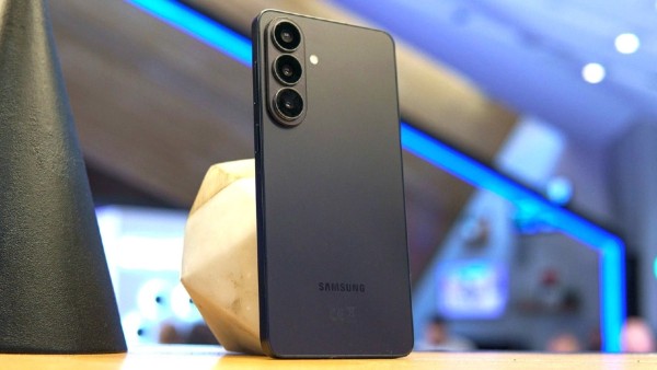 Galaxy S26 Plus nổi bật với viên pin 4900mAh, sạc nhanh 45W