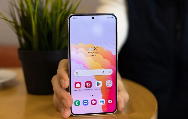 Màn hình của Galaxy S23 nhỏ hơn Galaxy S26