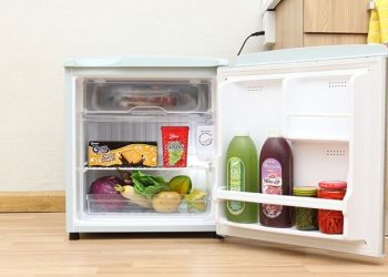 Tủ lạnh Aqua 50L có đủ dùng không? Loại nào tốt?