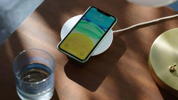 Sạc không dây cho iPhone có gây chai pin không?