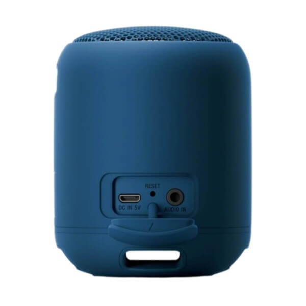 Nhấn vào lỗ nhỏ có chữ “RESET”