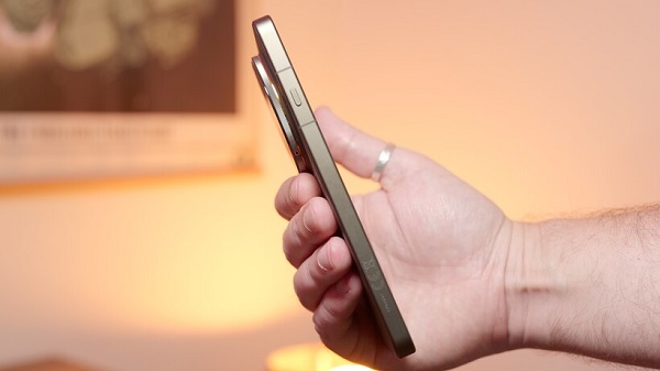 OPPO Find X9 Ultra khoác lên mình bộ khung kim loại cực kỳ vững chãi