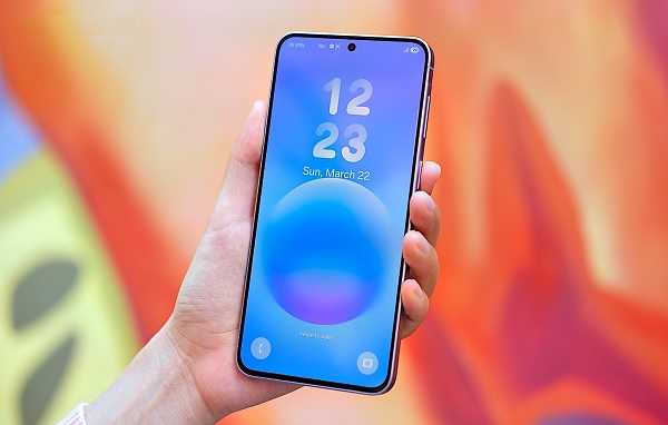 Màn hình sắc nét, vuốt chạm mượt mà, độ sáng cao