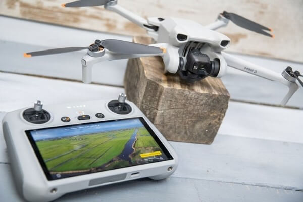 Những lý do nên mua và không nên mua Flycam DJI Mini 3