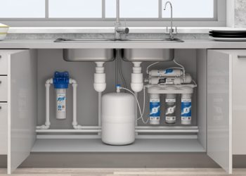 Máy lọc nước âm tủ là gì và vì sao đây là 'chân ái' cho căn bếp tối giản hiện đại?