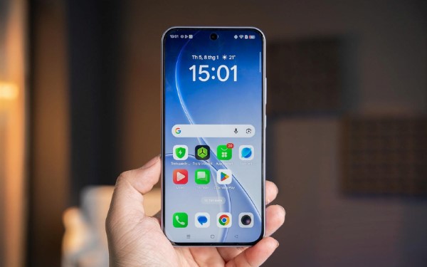 OPPO Reno15 F 5G sở hữu màn hình AMOLED 6.57 inch FHD+
