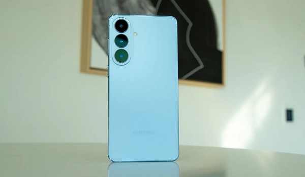 Samsung Galaxy S26 Plus có thiết kế nhỏ gọn hơn