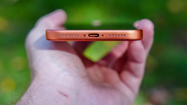 iPhone 17 Pro Max sở hữu viên pin khiêm tốn hơn với dung lượng 4.823 mAh
